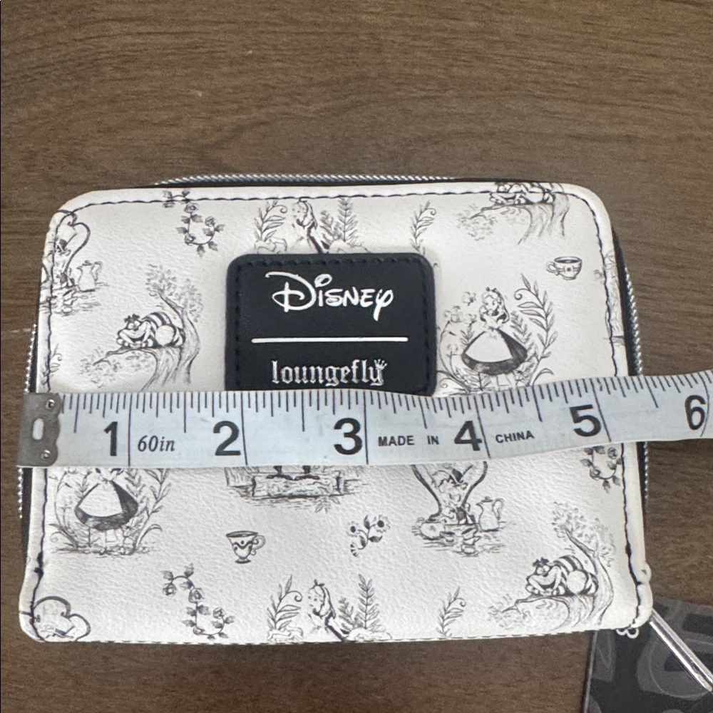 Disney Loungefly Alice in wonderland sketch wallet - Picture 8 of 8
